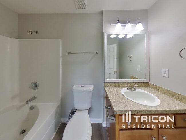 Building Photo - 12360 Anarania Dr