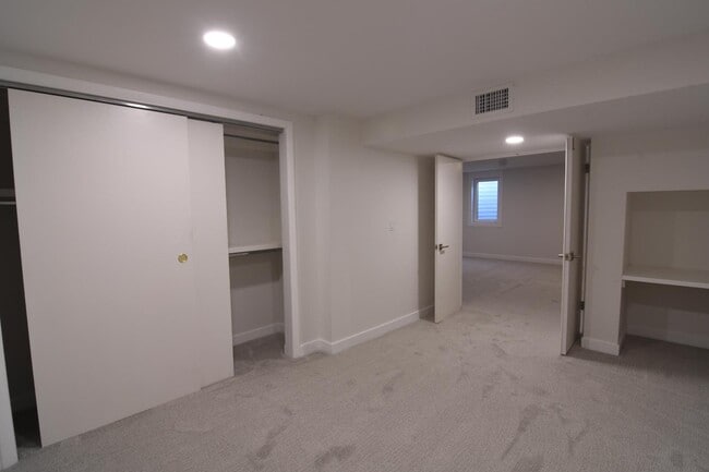 Building Photo - 5004 E Hinsdale Pl