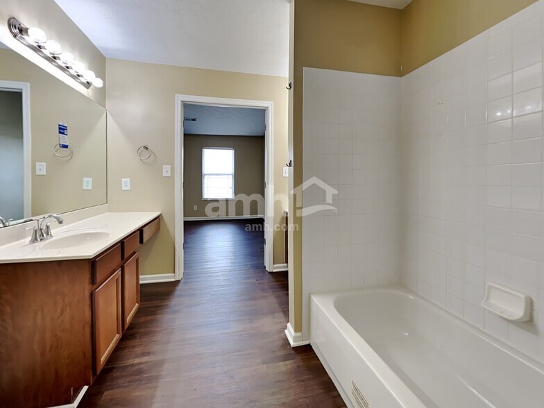 Building Photo - 111 Covey Pl