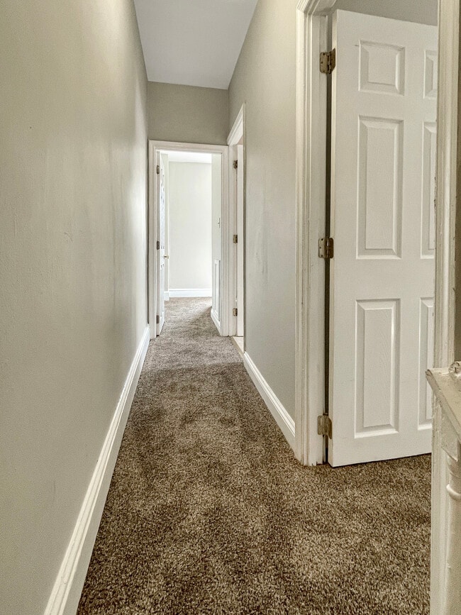 Building Photo - 334 Oak St