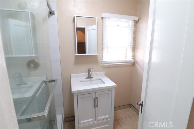 Building Photo - 925 N Lacy St