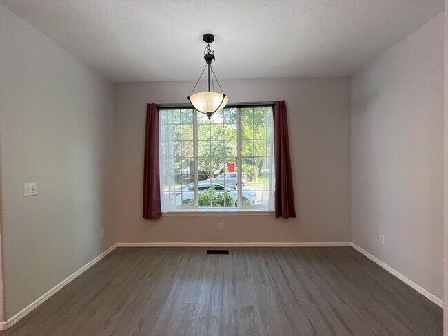 Building Photo - Charming 3-Bedroom Home with Open Layout, ...