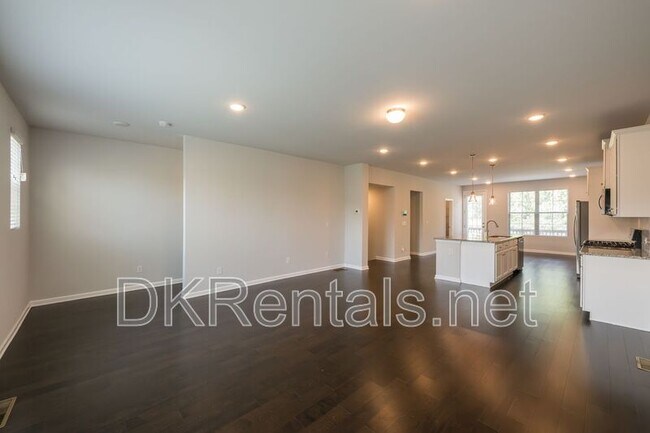 Building Photo - 2182 Talmai Dr