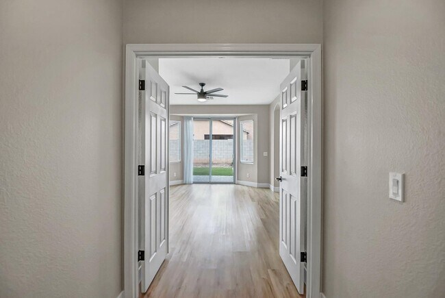 Building Photo - 14456 W Boca Raton Rd
