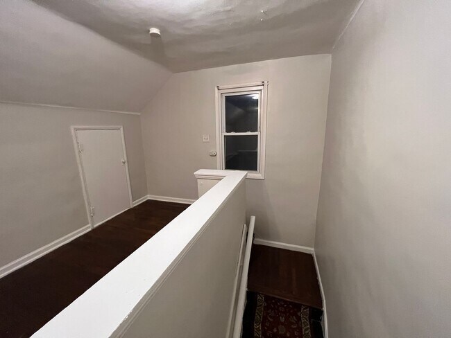 Building Photo - 16053 Lappin St