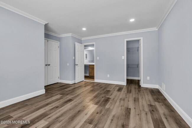 Building Photo - 401 Hampton Ct