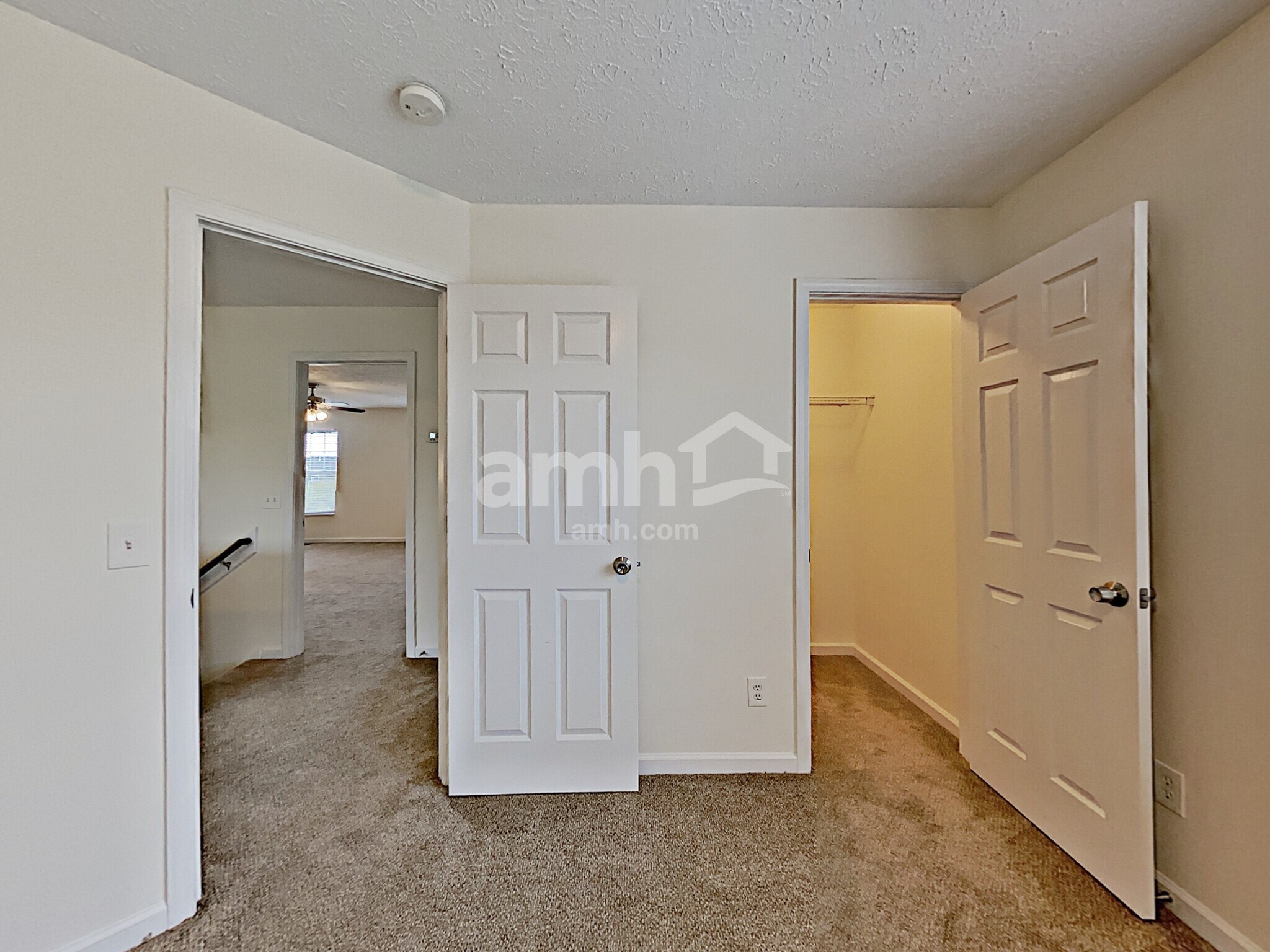 Building Photo - 615 Blossom Hill Dr