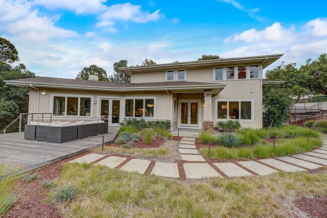 Building Photo - 140 Emerald Estates Ct