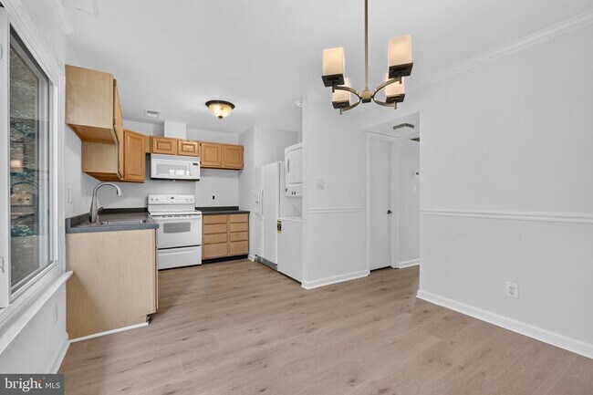 Building Photo - 1703 Westwind Way