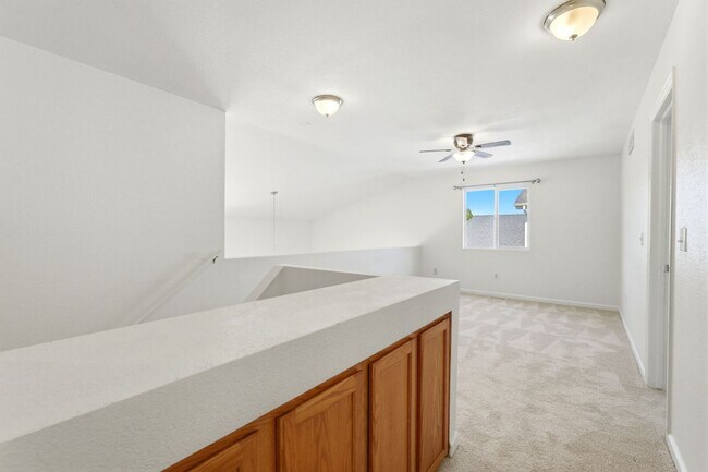 Building Photo - 3-bed + office, 2-bath home, minutes to Denver and close to outdoor recreation areas