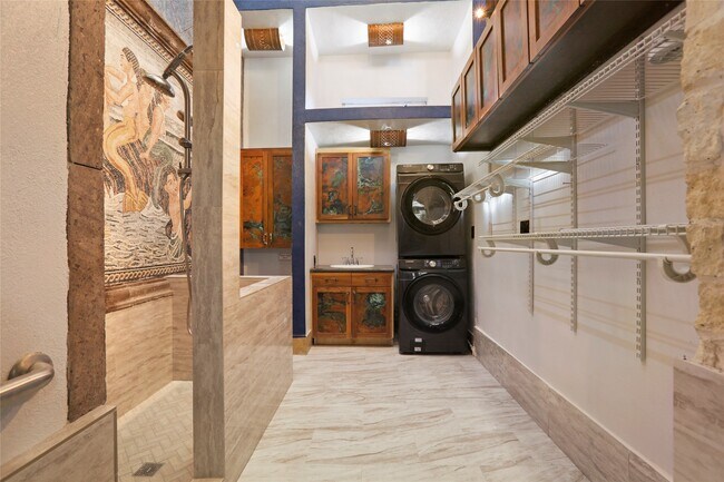 Building Photo - 614 Pine Gully Rd