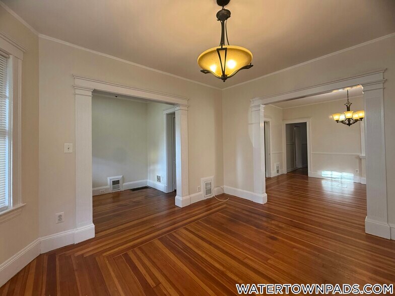 Building Photo - 93 Hillside Rd