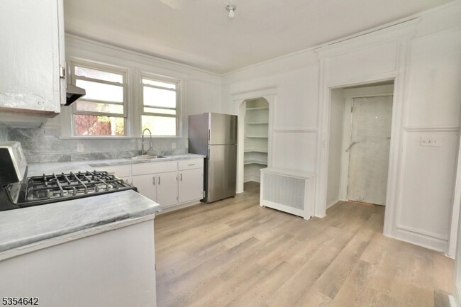 Building Photo - 26 Treacy Ave