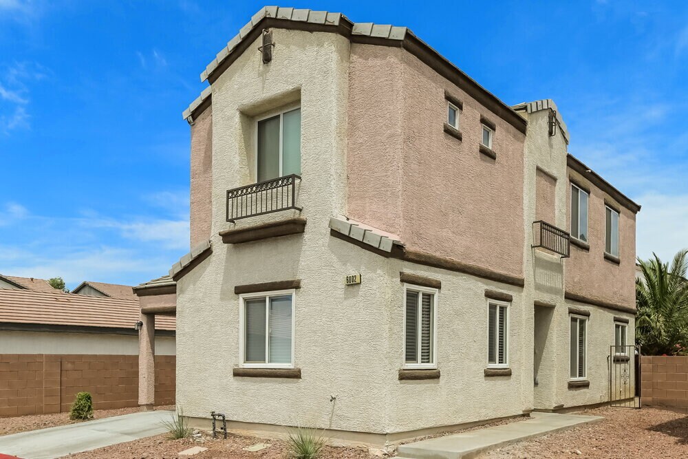 Building Photo - 6002 Aripeka St