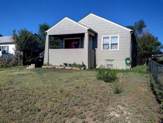 Primary Photo - 2121 5th Ave