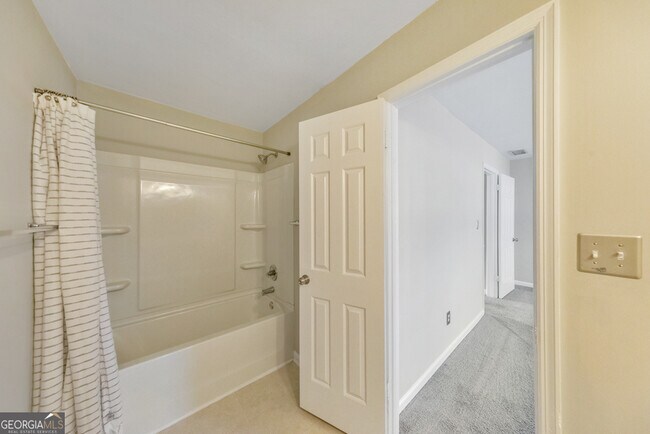 Building Photo - 2045 Fairways Ct