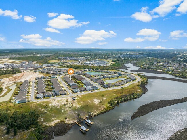 Building Photo - For Lease - Executive 3 BR/2 BA Home by No...