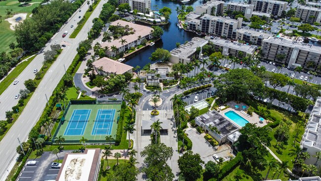 Building Photo - 13 Royal Palm Way