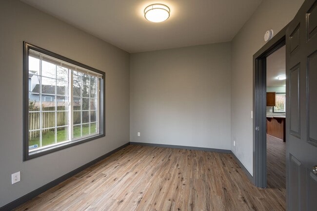 Building Photo - 3 Bedroom, 2 Bath Home in Ferndale