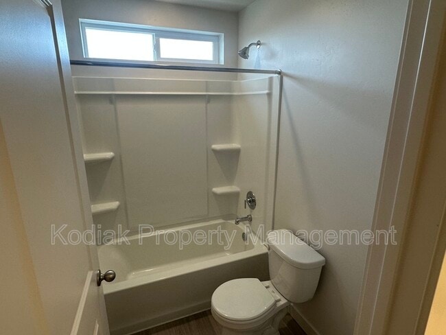 Building Photo - 1028 E Bigelow Ave