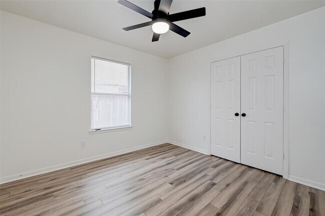 Building Photo - 6030 Shining Leaf Ct