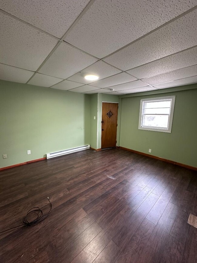 Building Photo - 606 W Main St