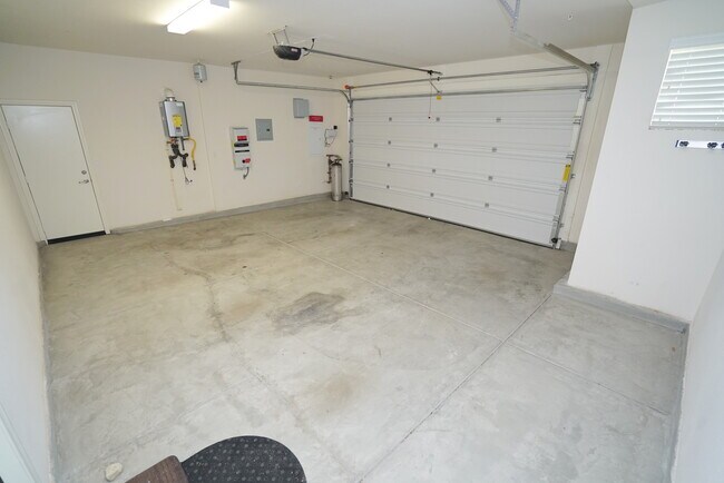 Building Photo - River Village 4 Bedroom Home in Santa Clar...