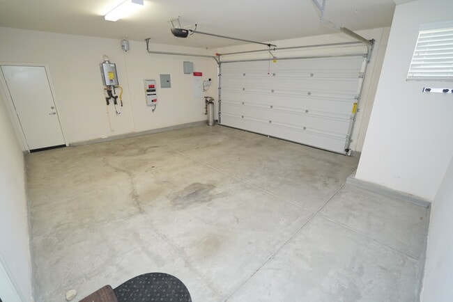 Building Photo - River Village 4 Bedroom Home in Santa Clarita.