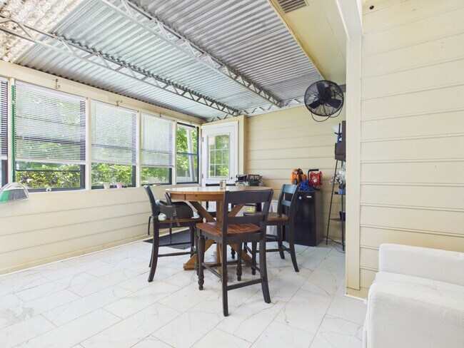 Building Photo - 1332 Autumnridge Dr