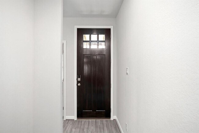 Building Photo - 25810 Posey Dr