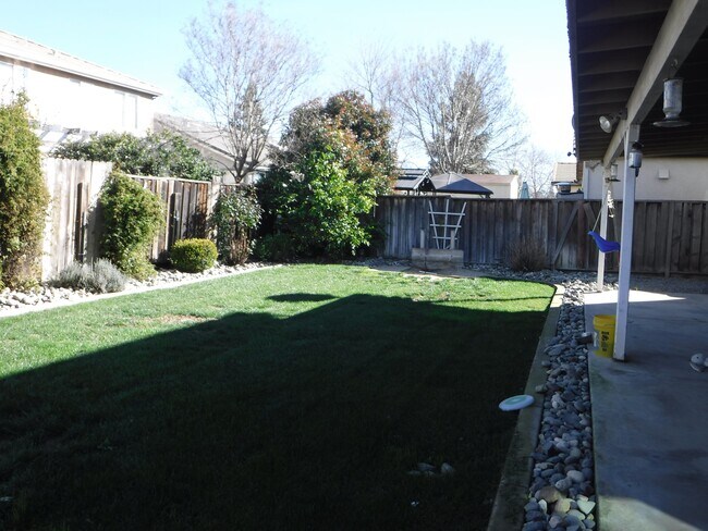 Building Photo - 1257 Kensington Dr