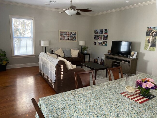 Building Photo - Secluded 4 Bed 3.5 Bath Near MacDill