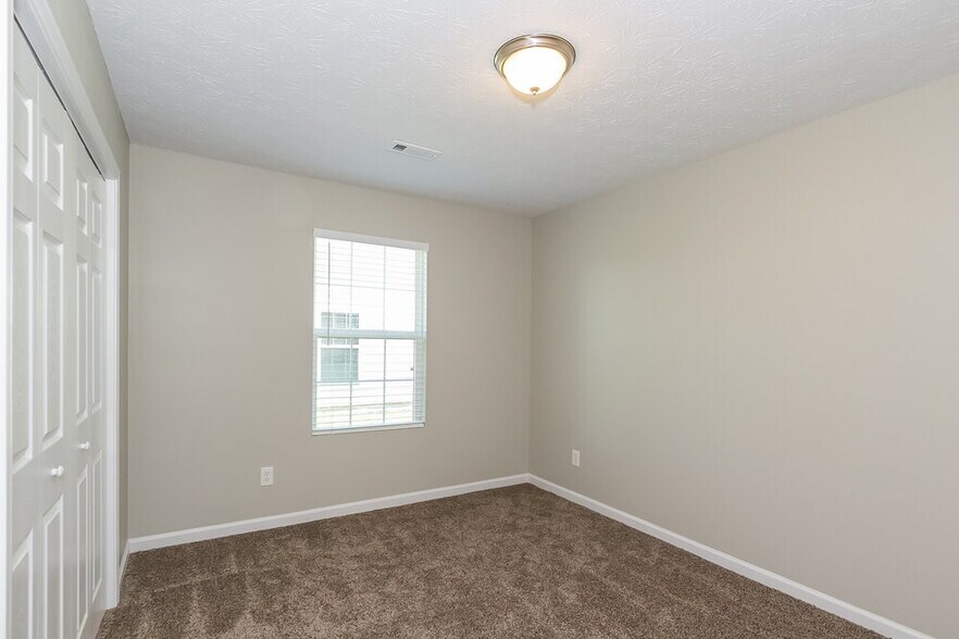 Building Photo - 465 Cathedral Dr