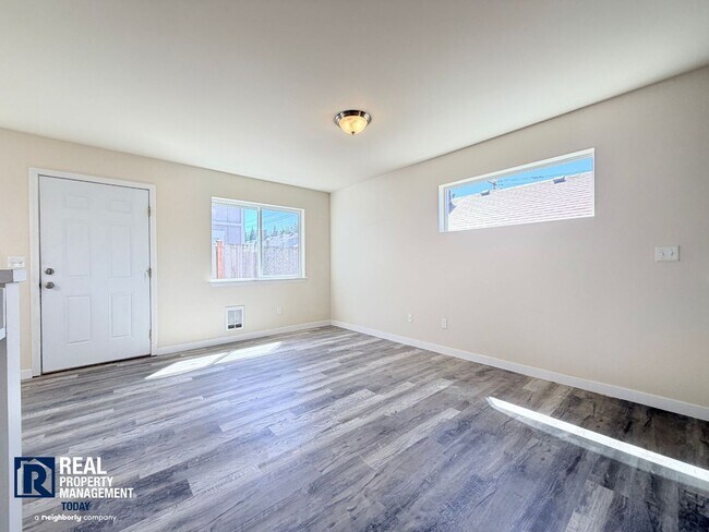 Building Photo - 4523 S Junett St