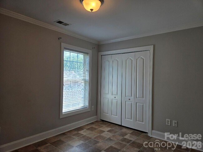 Building Photo - 2359 Madeline Meadow Dr