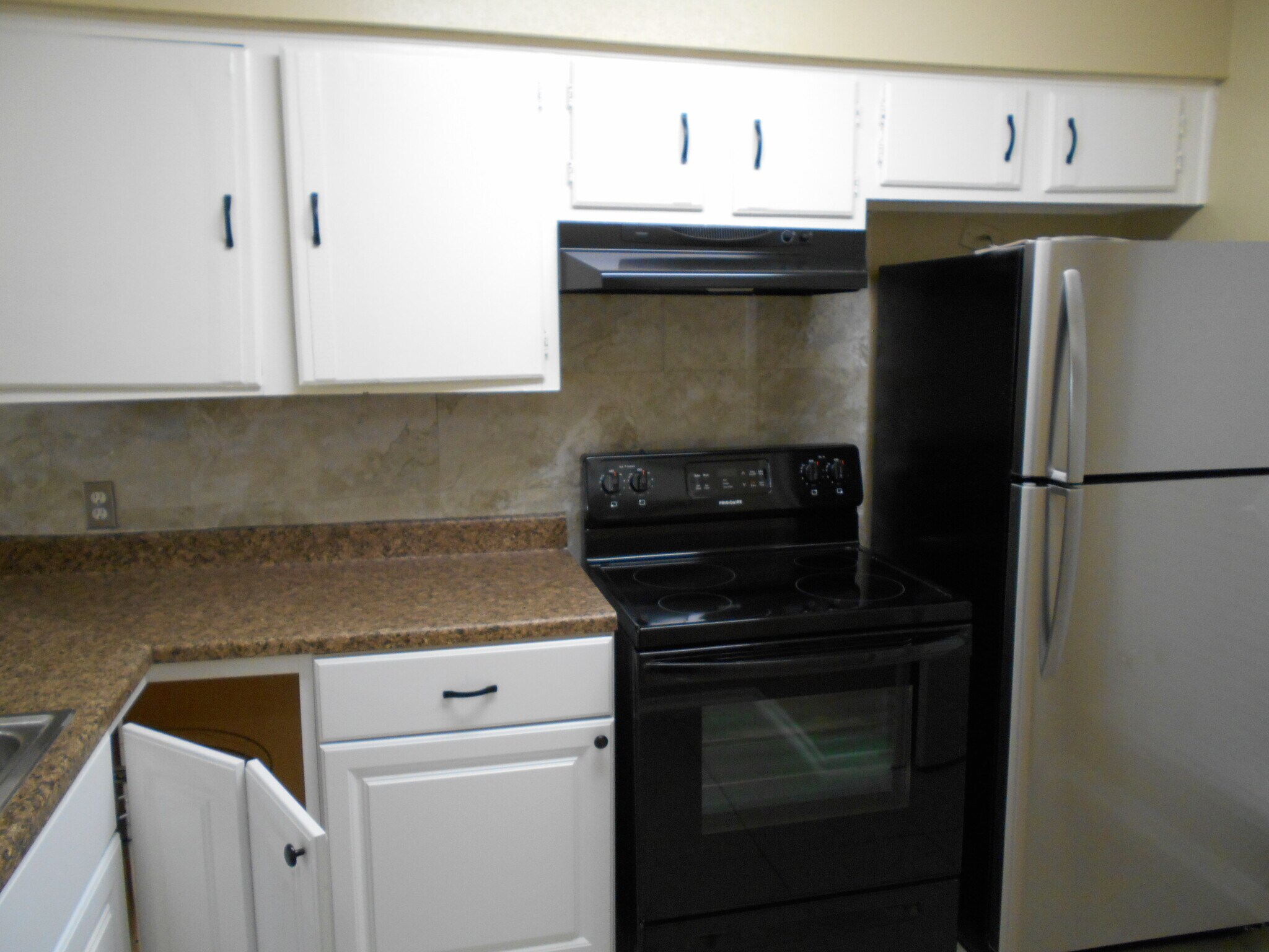 Building Photo - 12447 W Village Dr