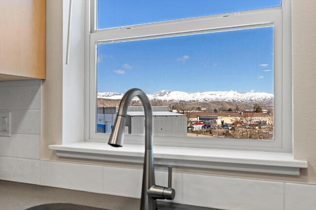 Building Photo - 7475 W Swain Ln