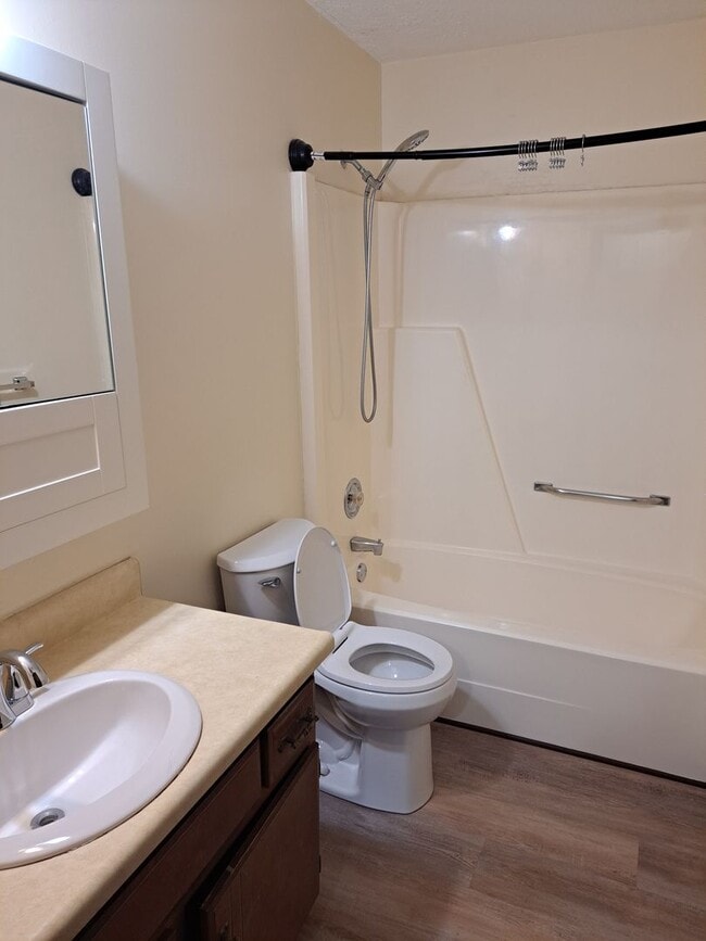 Building Photo - 2 BR Apartment Near Franke Park