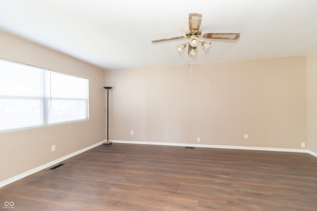 Building Photo - 1701 Nelson Ave