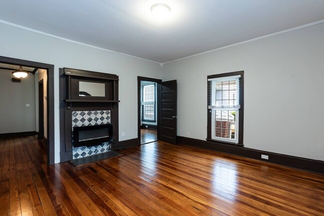 Building Photo - Three Bedroom Home!