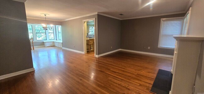 Building Photo - 600 Skyline Dr