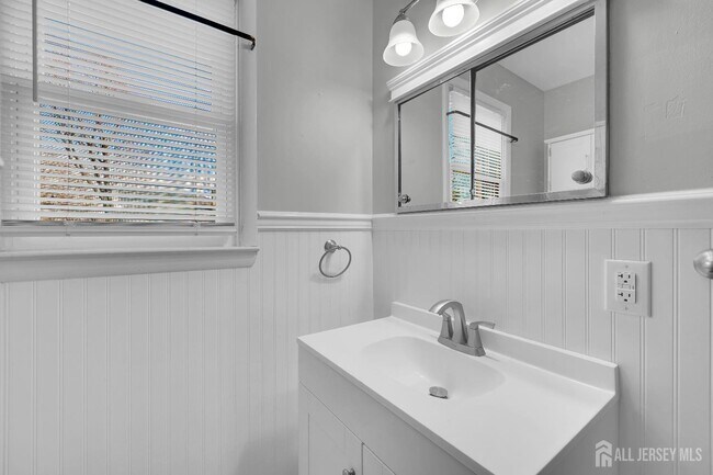 Building Photo - 207 Gertrude Terrace