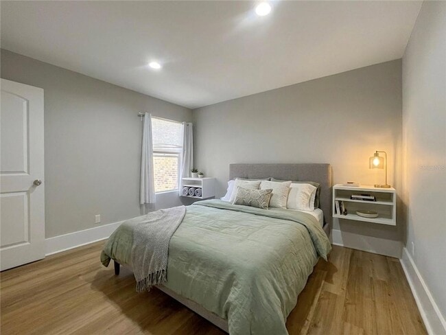 Building Photo - 1400 Gandy Blvd N