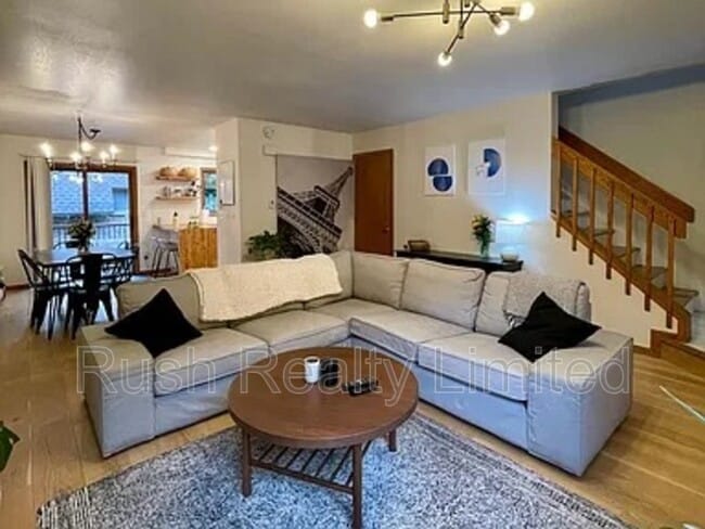 Building Photo - 2657 S University Blvd