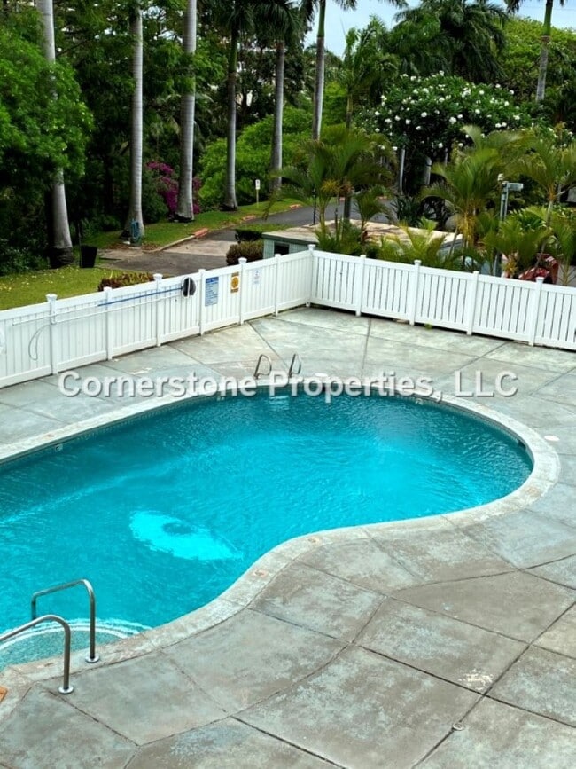 Building Photo - 98-1038-1038 Moanalua Rd