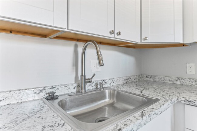 Kitchen Sink - 1109 Meridene Dr