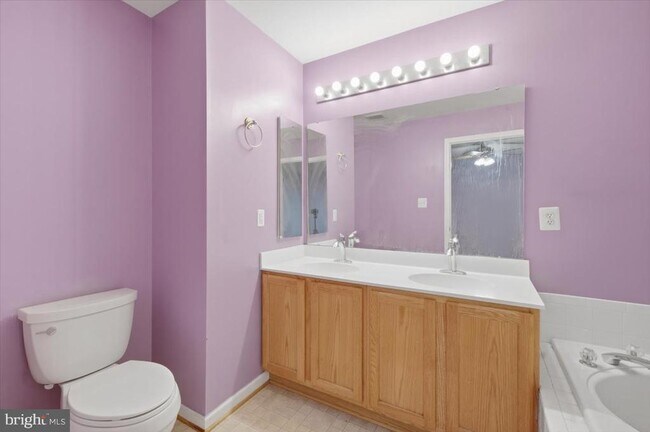 Building Photo - 6914 S Dewey Ct