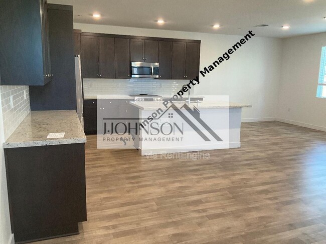 Building Photo - 405 Avendale Dr