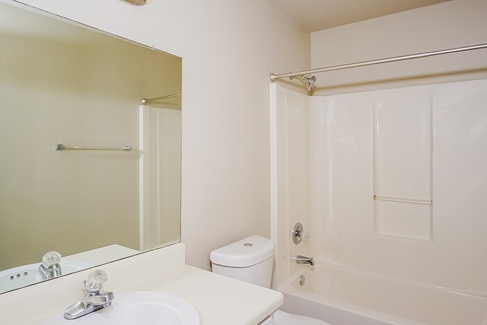 Building Photo - 115 Amethyst Dr