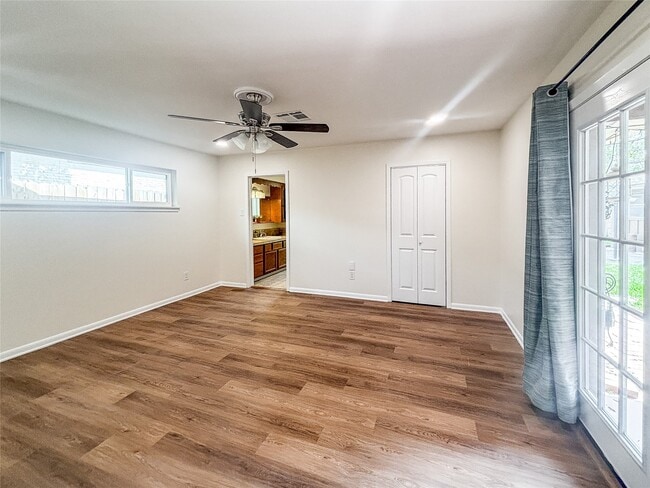 Building Photo - 10503 Raritan Dr